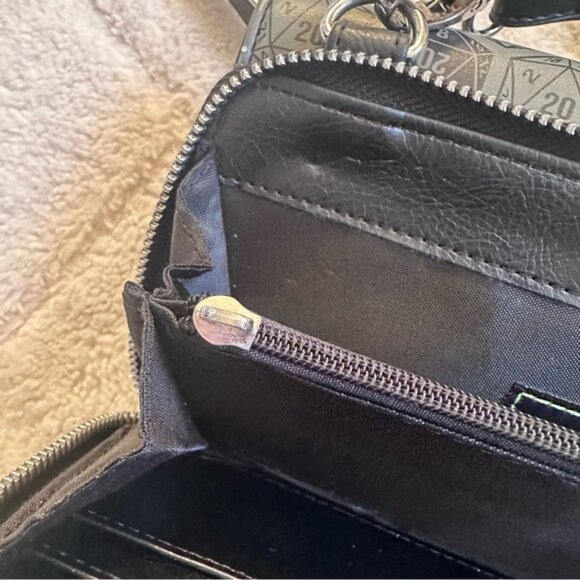 Think Geek | Dungeons & Dragons "Bag of Holding" Clutch Crossbody Bag Purse - Picture 11 of 14